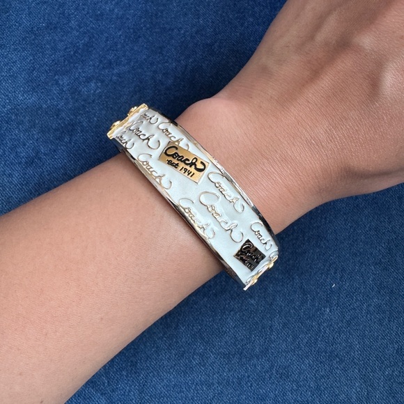 Coach 1941‎ Bracelet. - Picture 1 of 5